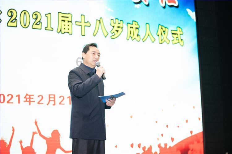 没有编制的老年人,普本毕业的年轻人:他们都去哪里了?